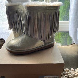 UGGS - GOLD CLASSIC II FRINGE